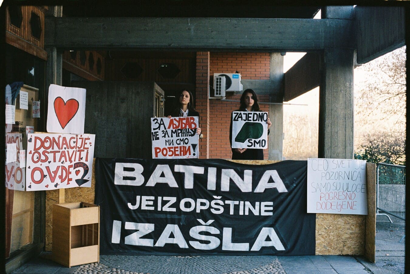Donosimo vam film "Kameleon" i intervju sa studentima FDU: Drage institucije, što nam pre ispunite zahteve, to se pre vraćamo na nastavu 2 000058 1 1