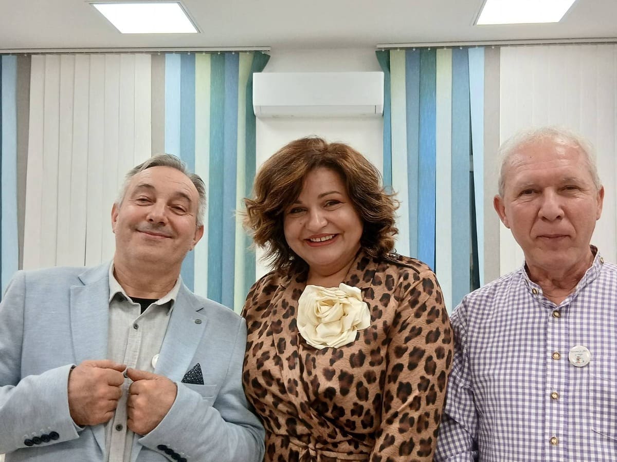 "Primio sam platu od petsto evra – subjektivni osećaj pedeset" Slađan Martinović Bukovski: "Neopisivi" pred publikom 8. maja u Beogradu 1 0 02 05 25b187f7e6400a399327fc02b806c88cdb343d6685e02864d75d1e8d6de07415 7808ef687a78b559 1 1 1