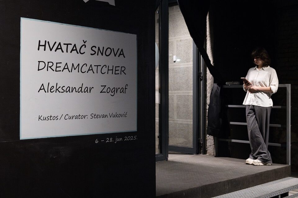 Otvorena izložba "Hvatač snova" Aleksandra Zografa u Bioskopu Balkan - prvo stručno vođenje sa umetnikom 12. juna 5 BOJ 8009 1