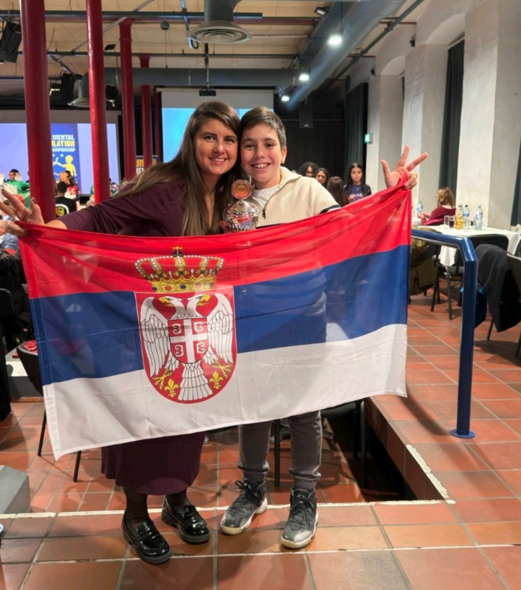 Zlato za Srbiju: Andrej Živanović, trinaestogodišnji šampion sveta u računanju 1 G22l0Y6XAAAF1K0