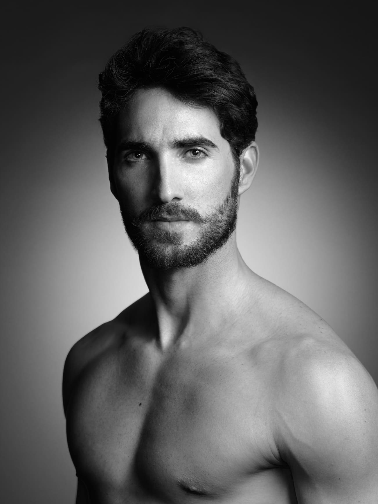 Svetska baletska zvezda Esnel Ramos prvi put sa Baletom SNP u Novom Sadu – 30. i 31. januara 1 Prvak baleta uskoro u Novom Sadu