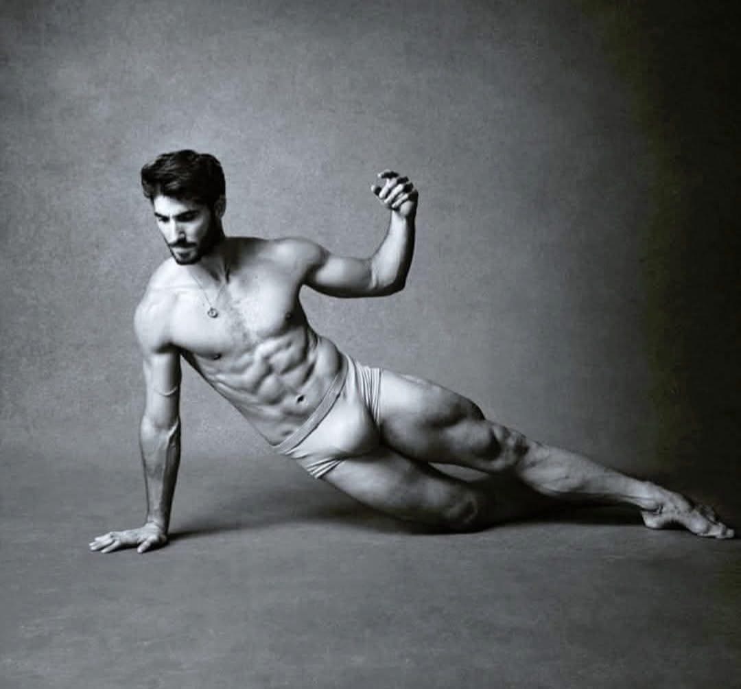 Svetska baletska zvezda Esnel Ramos prvi put sa Baletom SNP u Novom Sadu – 30. i 31. januara 3 Prvak baleta uskoro u Novom Sadu