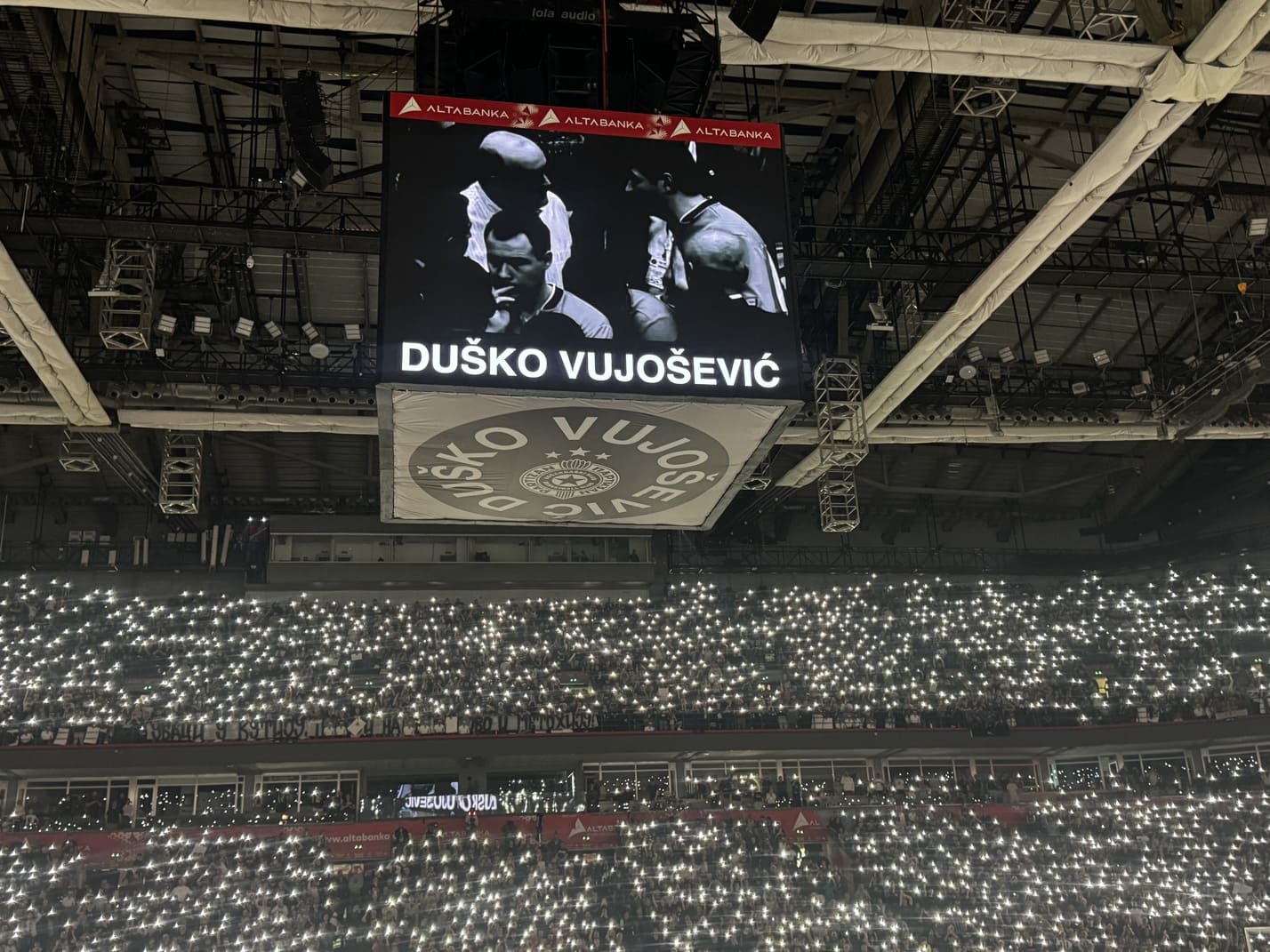 Duško Vujošević i uplakana Arena njegovih Partizanovaca