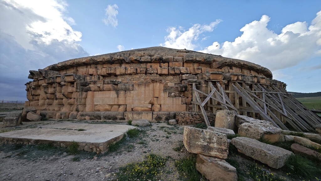 Madghacen Royal Mausoleum, građevinu iz trećeg veka pre nove ere.