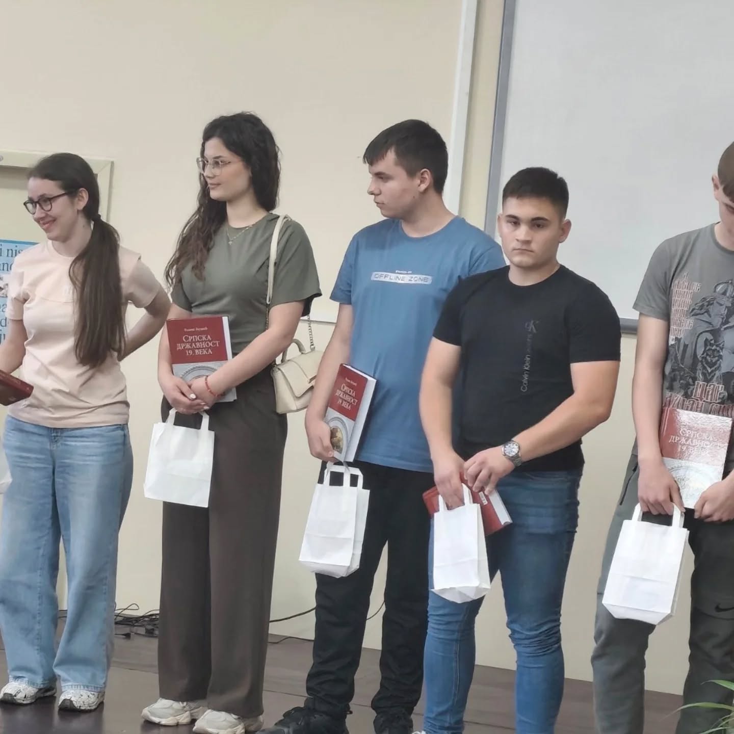 Dimitrije Blagojević ponovo najbolji u Srbiji: Maturant iz Obrenovca osvojio prvo mesto na državnom takmičenju iz istorije