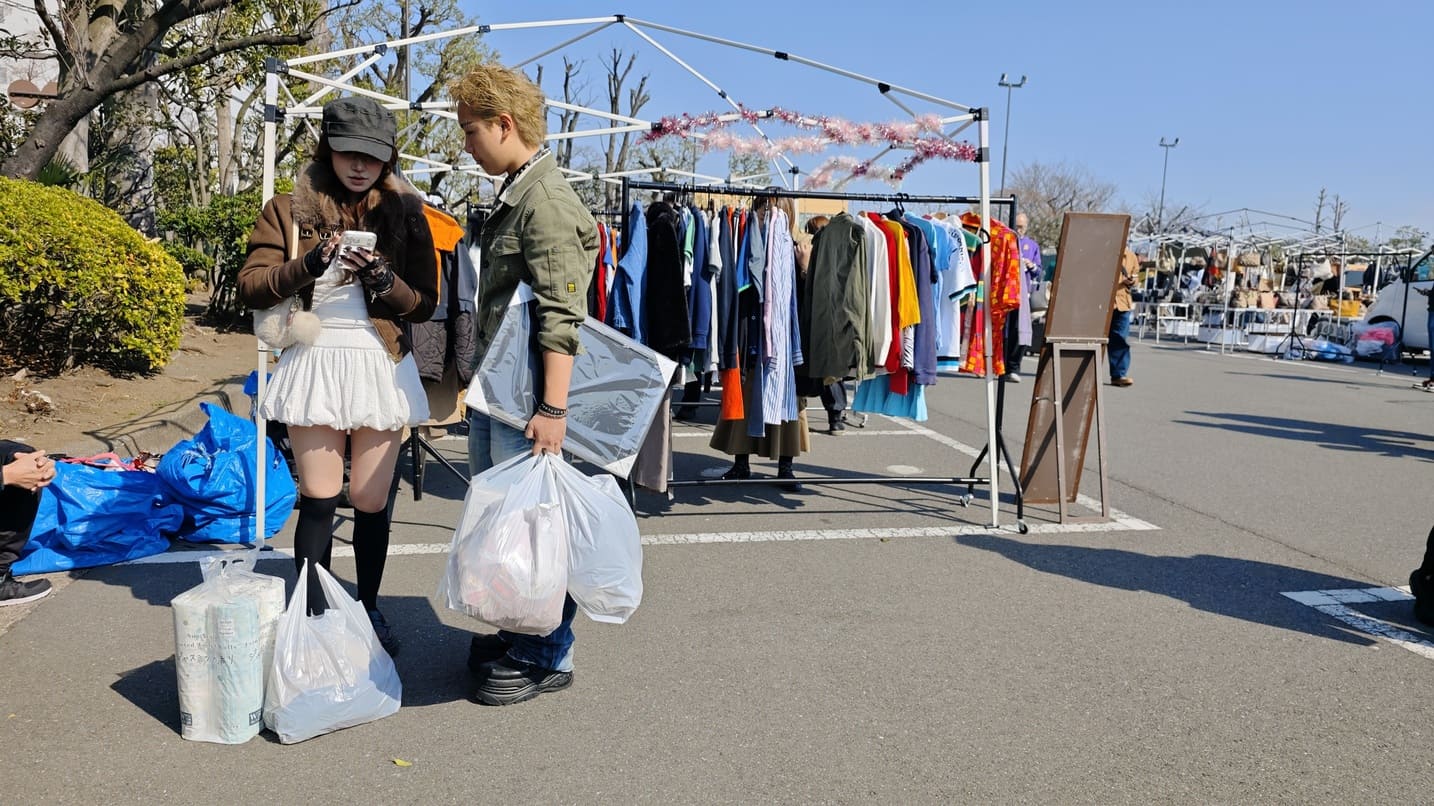 Putopis iz Japana: U metrou tišina, manga se čita svuda, u kolicima ljubimci, a u nosiljkama deca (1.deo) 12 Tokio buvljak čuveni Flea market