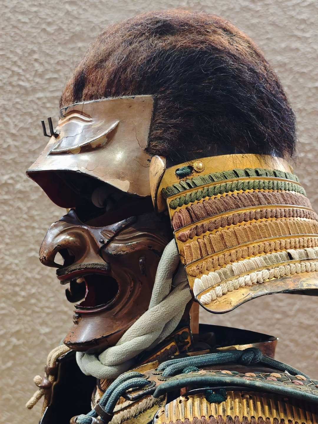 U neposrednoj blizini čuvenog svetilišta u Kamakuri nalazi se Kamakura Bunkakan Curugaoka muzej (Kamakura Bunkakan Tsurugaoka Museum)