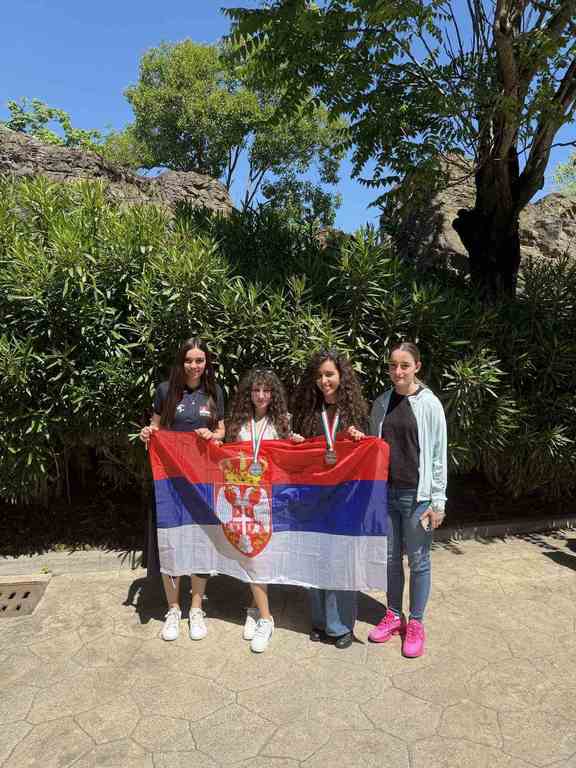 Dve medalje i dve pohvale za učenice iz Srbije na Evropskoj olimpijadi iz informatike za devojke