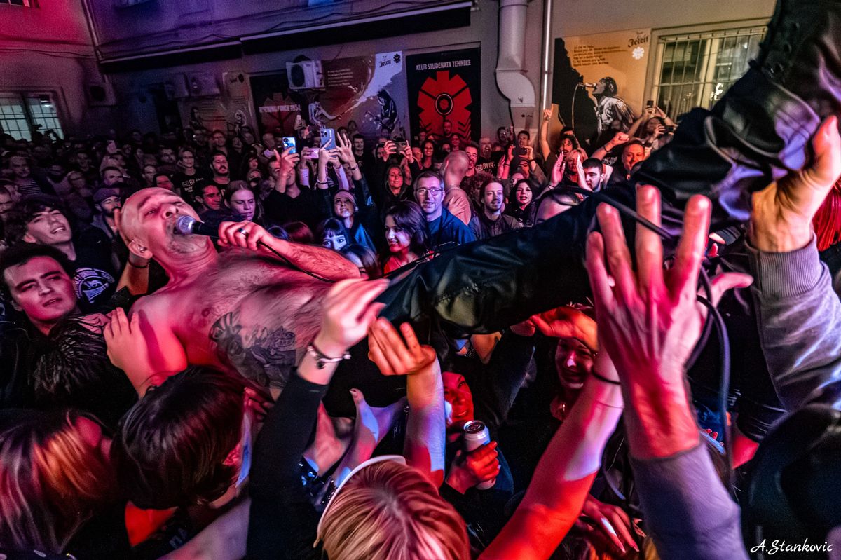 Frontmen benda Goblini Branko Golubović Golub: „I danas se penjemo po barikadama u odbrani od zla“ 7 Branko Golubović Golub pred večerašnji koncert