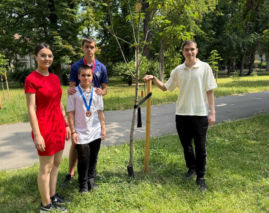Porodica Hadži-Purić: Više od 300 medalja, četvoro dece i mama Jelena kojoj je to najvažnija titula 4 Porodica Hadži-Purić: Više od 300 medalja, četvoro dece i mama Jelena