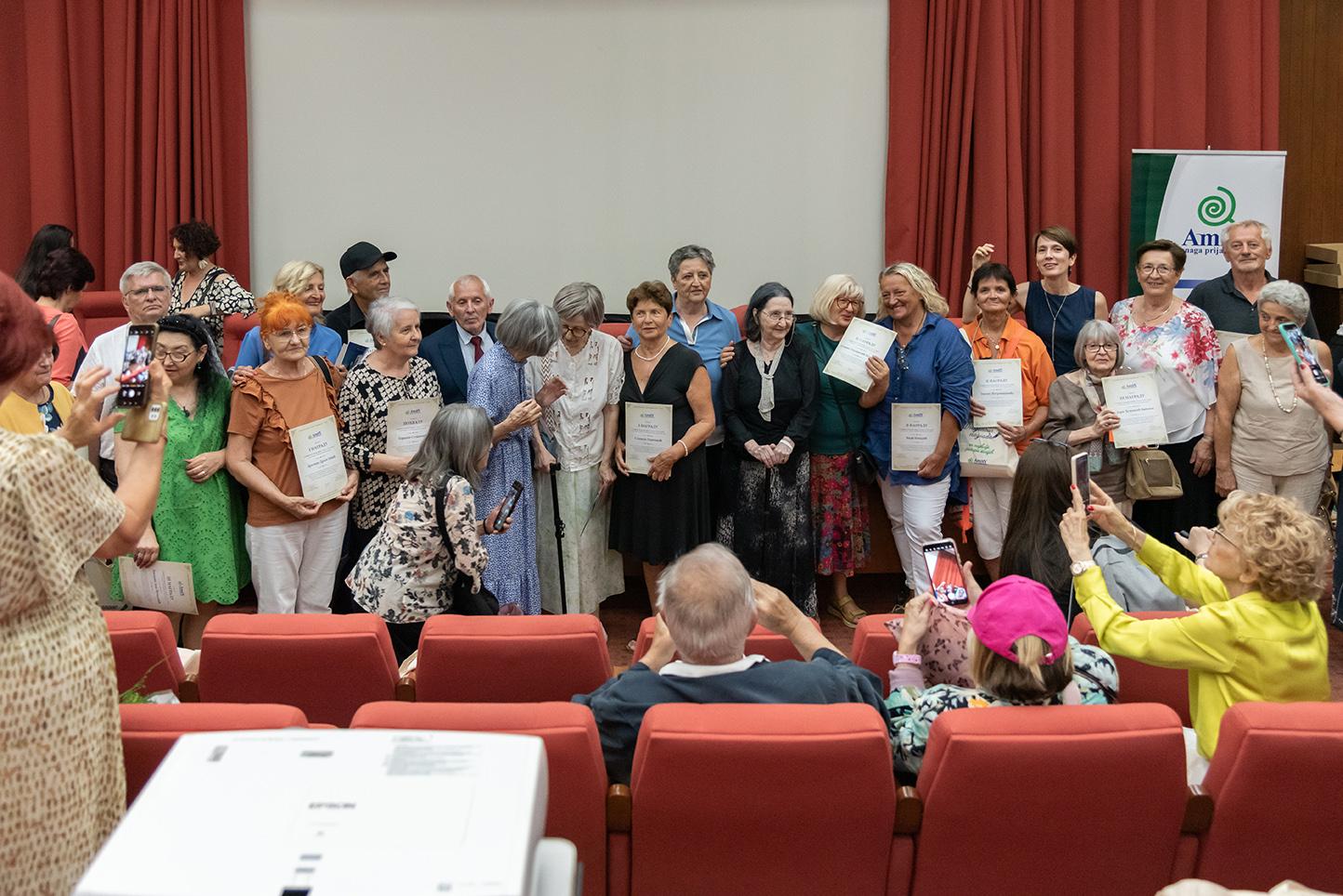 Draganova nagrada okupila putopisce od 60 do 94 godine 1 Draganova nagrada - uručenje u Narodnoj biblioteci