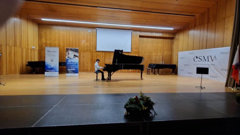 Teodor Vujanić osvojio prvu nagradu u Španiji: Desetogodišnji pijanista oduševio legendarnu Martu Argerič
